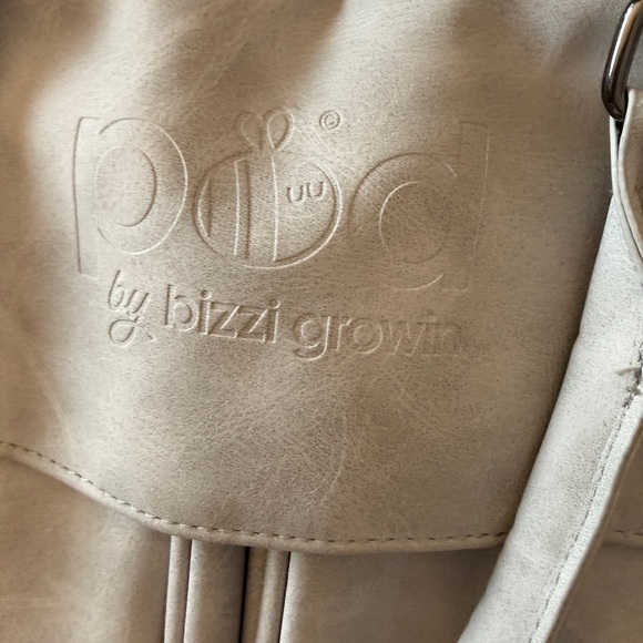 Elegant Gray Baby Bag by Bizzi Growin - Picture 4 of 13